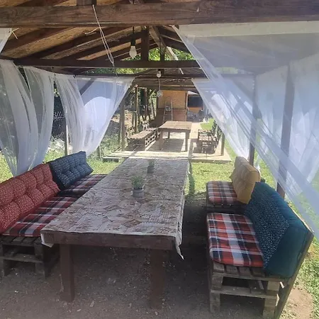 Lion Къща за гости Chuprene