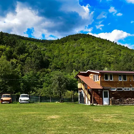 Lion 게스트하우스 Chuprene